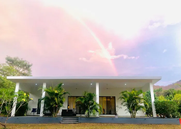 Seahorse Bed & Breakfast 4*